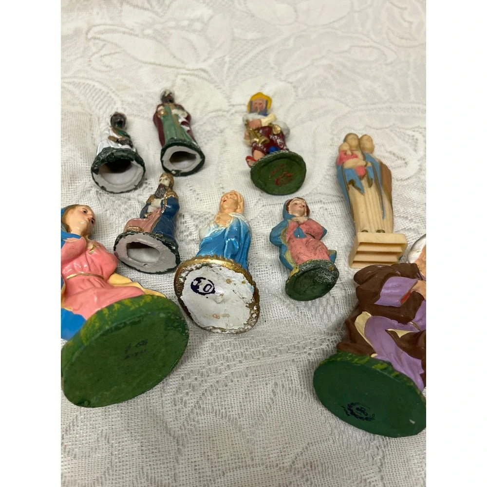 Nativity Scene 9‎ Figurines Assorted Joseph Mary Jesus Magi Shepherd Bagpiper